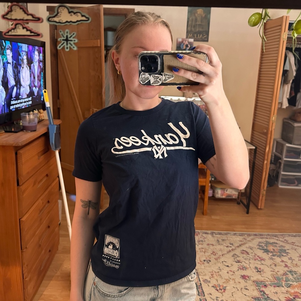 Blue Yankees tee